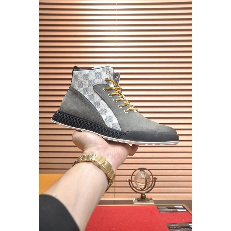 l**is V*t*n sneakers